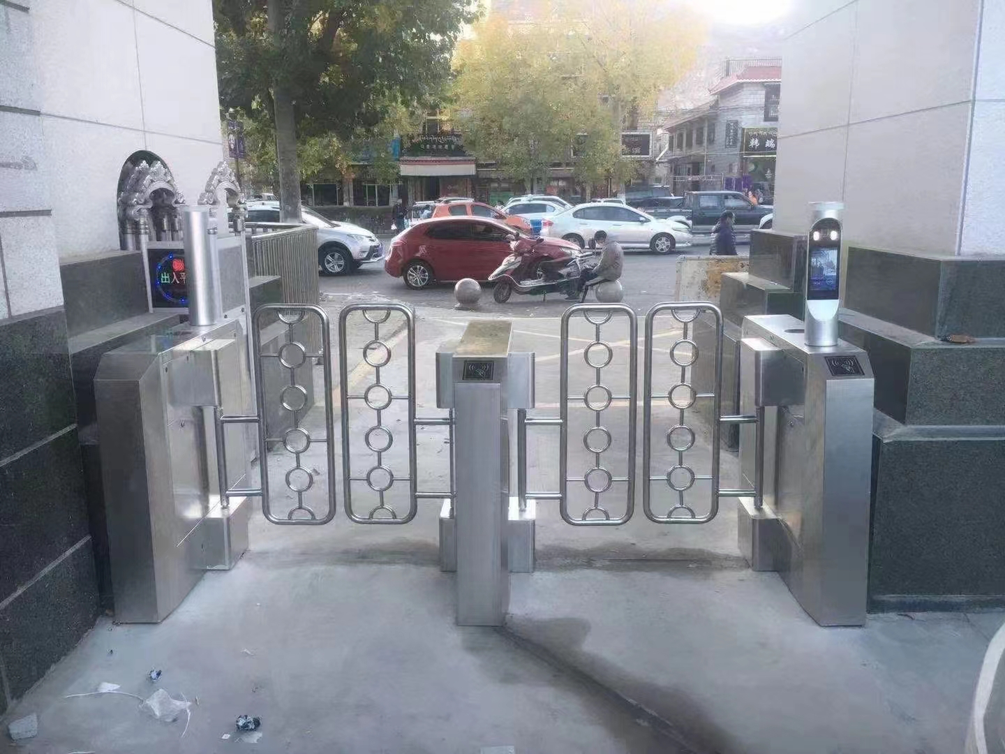 防钻防爬摆闸